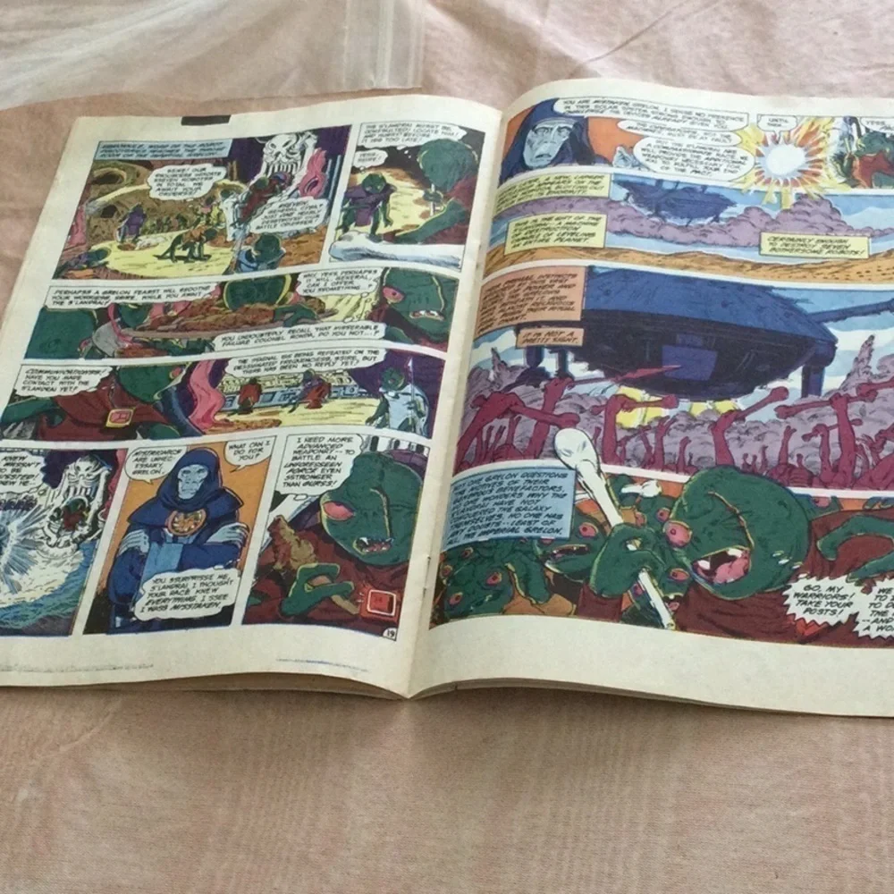 Comic Book Robotech Deffenders 1985 story of robots to protect the world